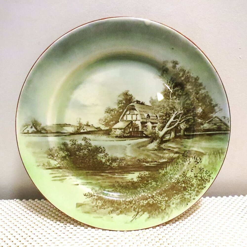 Royal Doulton 10.25 Inch Decorative Dinner Plate English Cottage Scene D3697